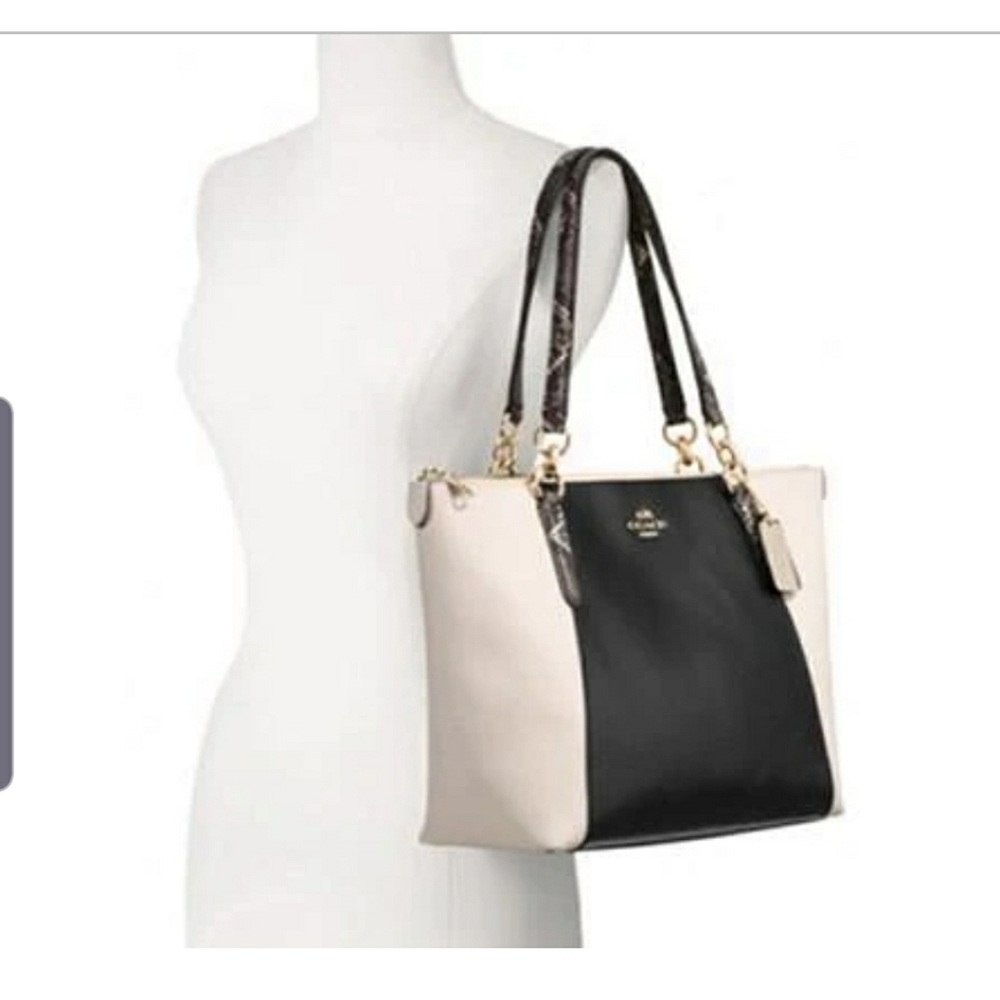 Ava COACH  Tote (robot charm NOT incld)